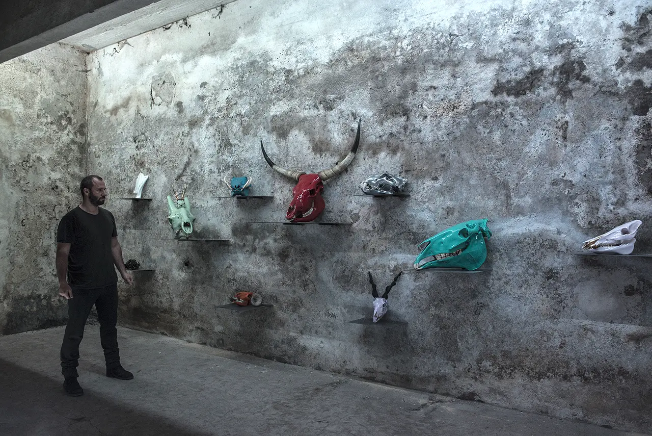 Oracular Skullptures (2019), installation view.